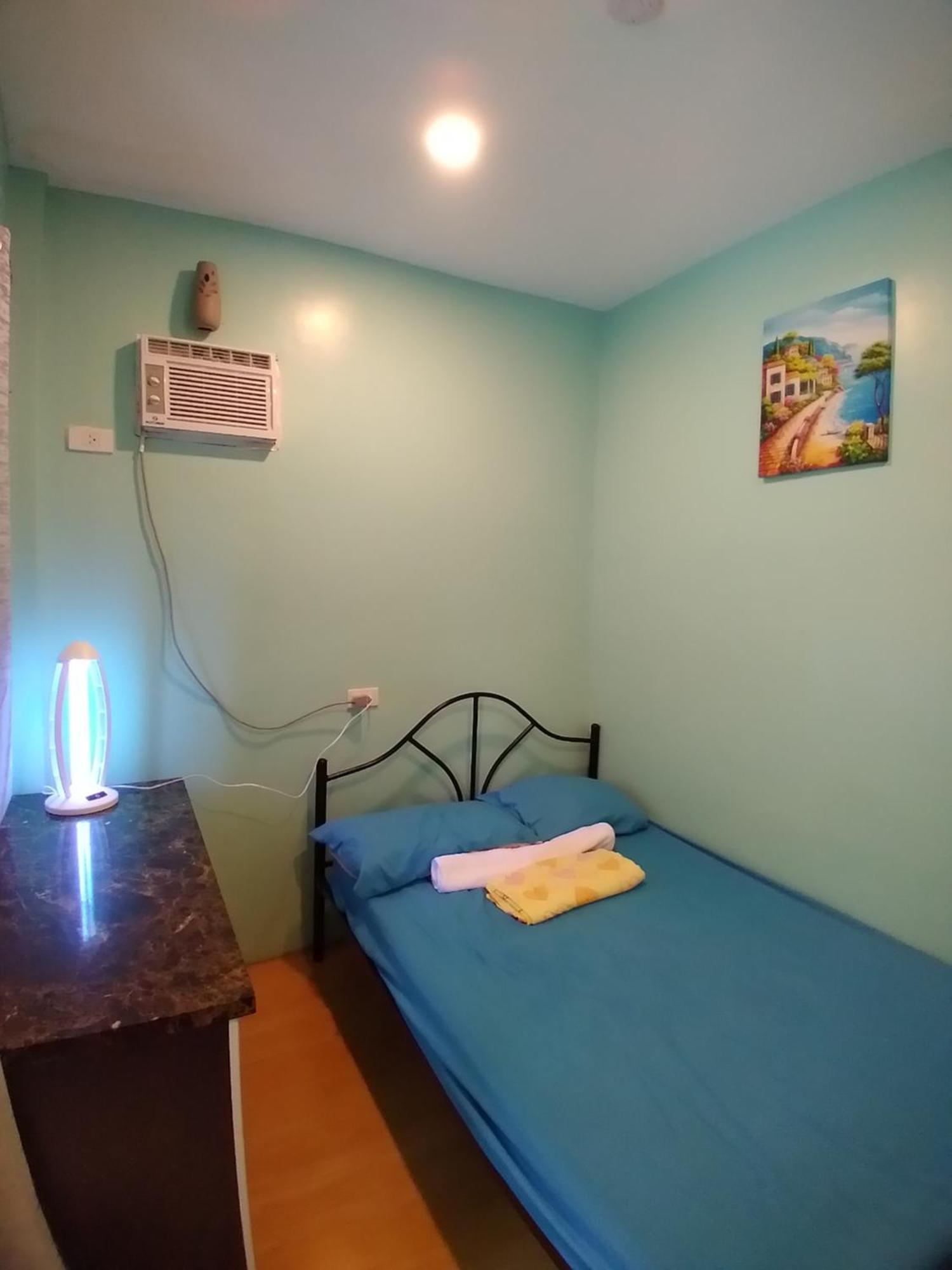 Azulea Lodging House Oslob Room photo